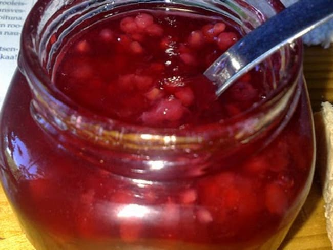 Gelée de framboises entières et groseilles maison