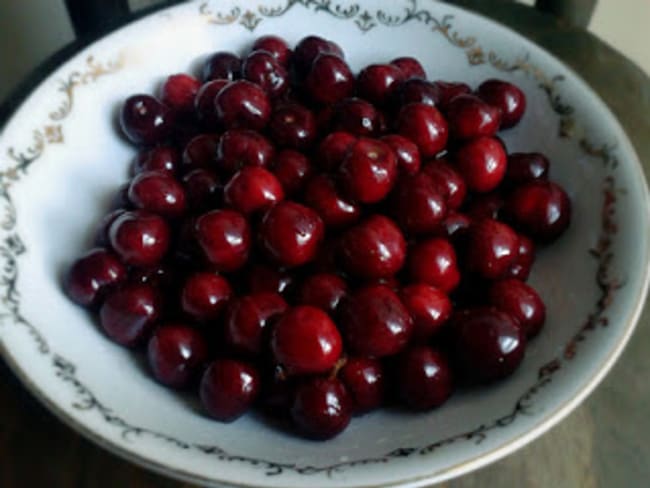 Cerises conservées au sirop au kirsch et à la vanille