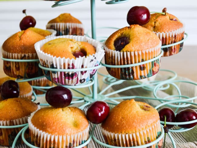 Muffins moelleux aux cerises et aux amandes