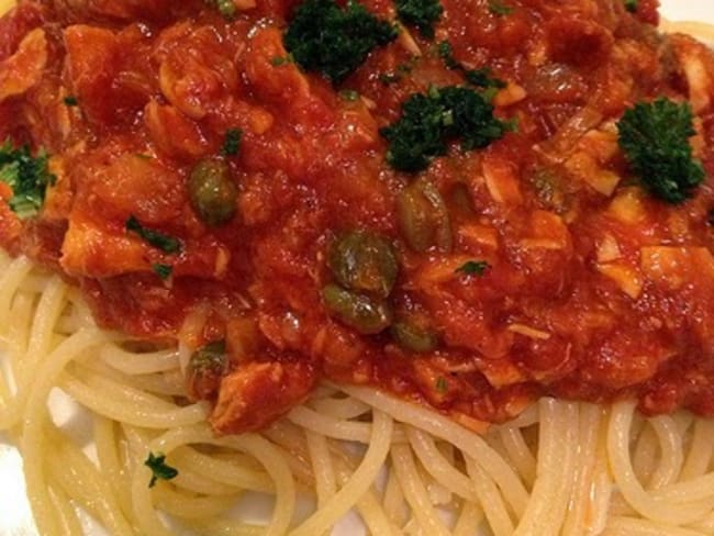 Spaghetti au thon et aubergines, arôme citron