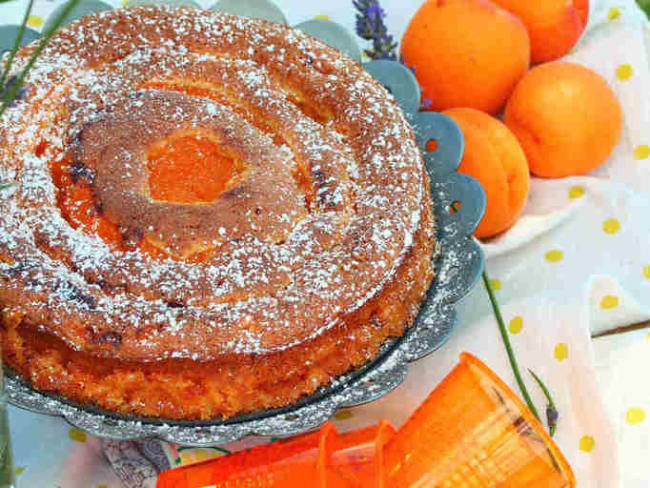 Biscuit à la vanille aux coulis d'abricot à la lavande