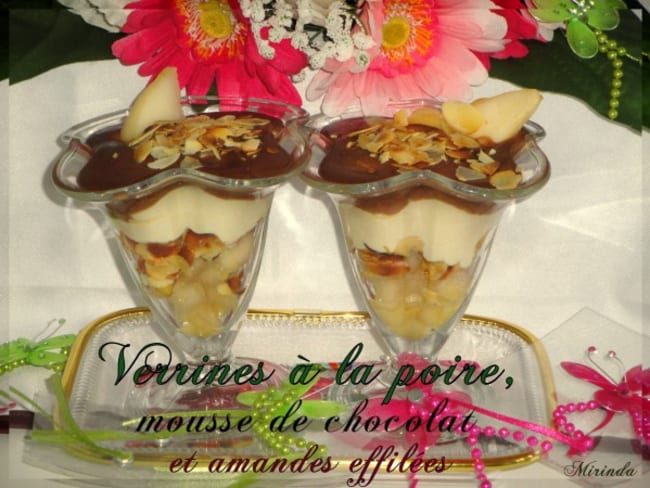 Verrine à la poire, mousse au chocolat et amandes effilées