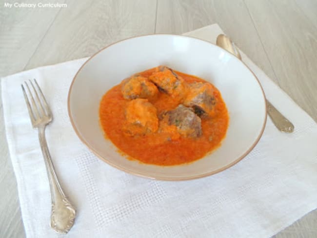 Boulettes de bœuf épicées et sauce tomate maison