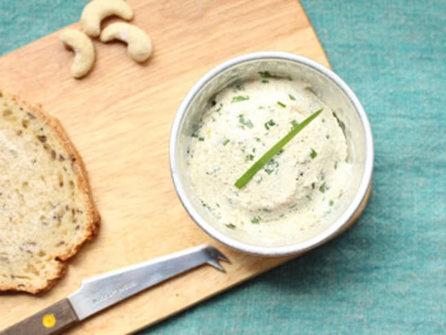 'Fromage' de noix de cajou à la ciboulette chinoise