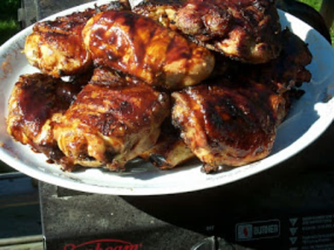 Poulet farci aux champignons, grillé au barbecue ou à la plancha