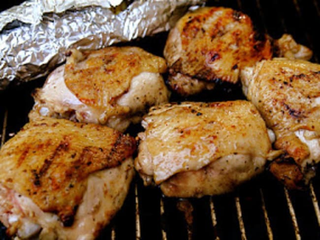 Poulet grillé au barbecue, parfum estragon, au maïs à la crème citron