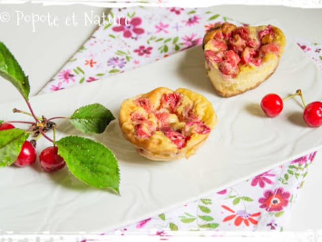 Mini clafoutis parfumés à l'amande et aux guignes