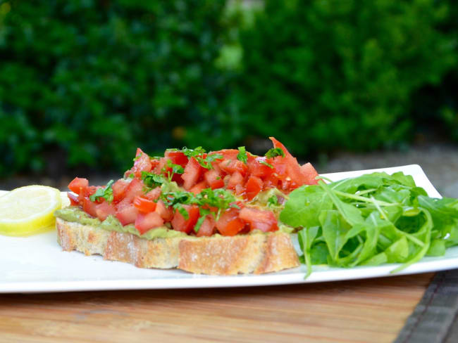 Tartines mexicaines avocat tomates