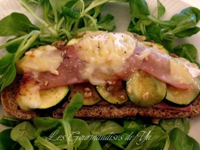 Bruschetta jambon, courgette et chèvre