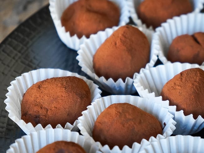 Truffes chocolat noir, gingembre et poivre - Truffes de Noël faciles