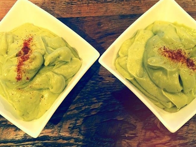 Crème d'avocat au saumon fumé