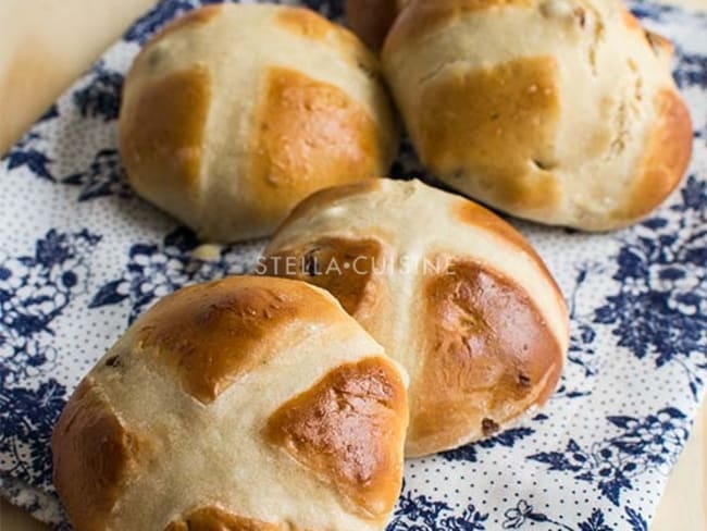 Hot cross buns