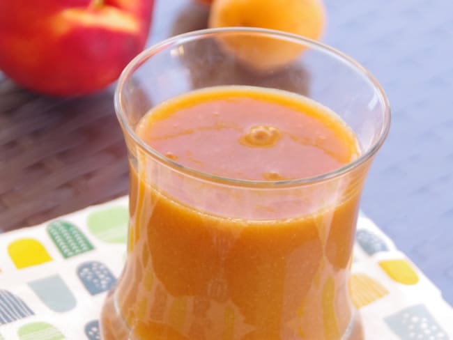 Jus d'abricot et nectarines