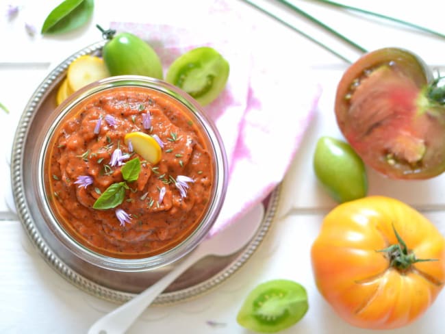 Dip gourmand et vegan aux tomates et aux poivrons