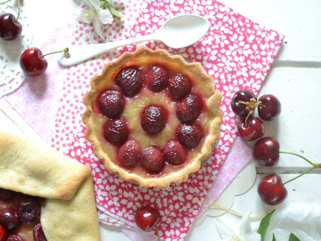 Tarte d'été gourmande cerise et rhubarbe