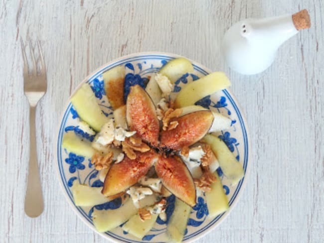 Salade de melon vert, poires, figues, roquefort et noix