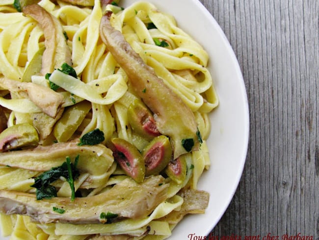 Tagliatelles aux pleurotes et aux olives vertes