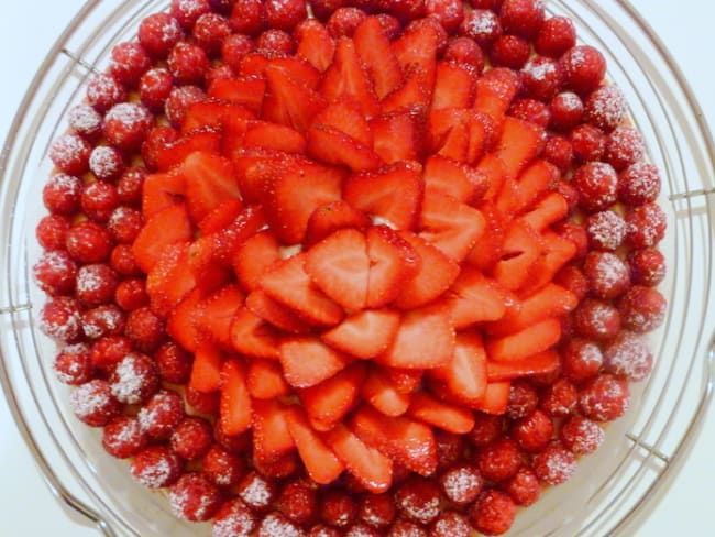 Tarte aux fraises et framboises, crème patissière au Thé des Vahinés