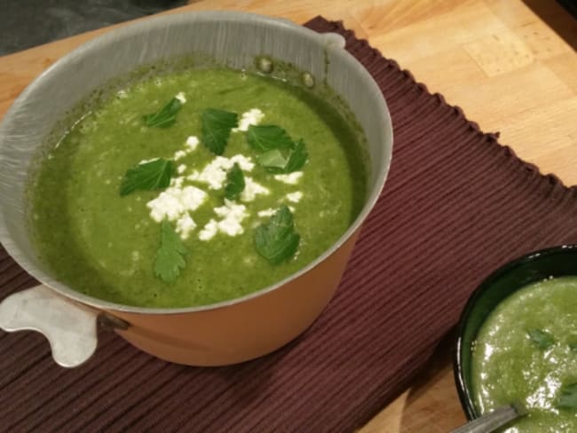 Soupe glacé aux fanes de carottes