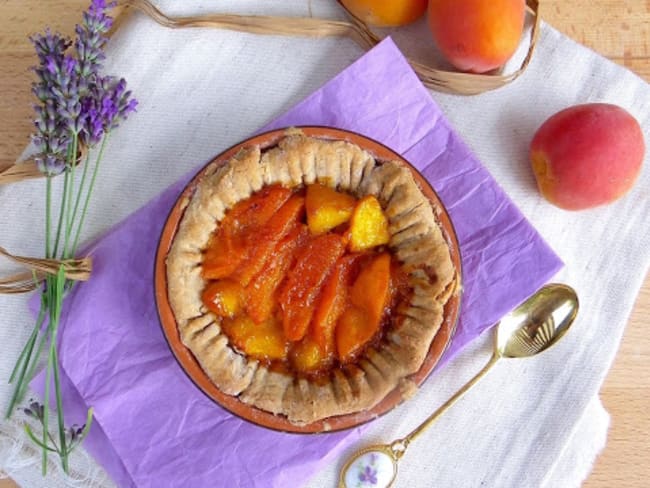 Tartelettes aux pêches, abricots et lavande, pâte à l'amande