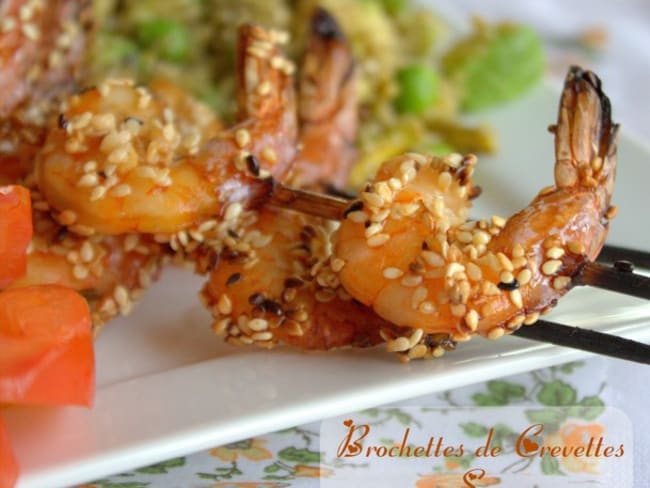 Brochettes de crevettes grillées au sésame