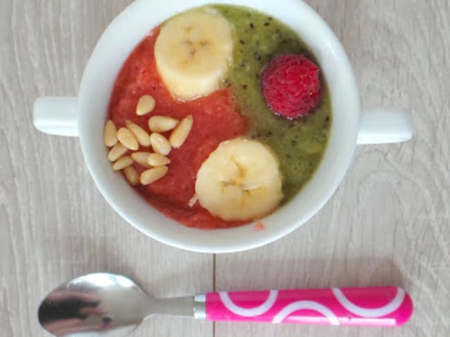 Smoothie bowl fraises, pomme, kiwi