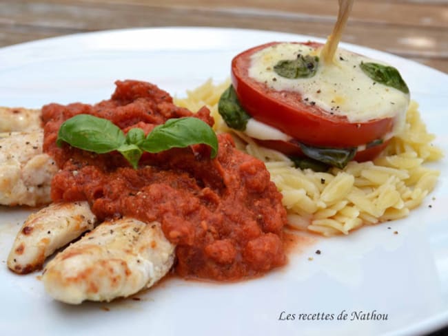 Aiguillettes de poulet sauce tomate-mozzarella