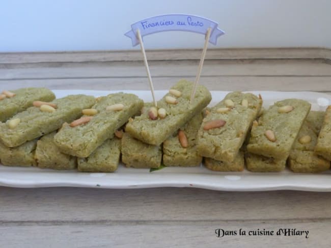 Financiers au pesto et pignons de pin