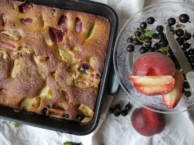 Gâteau double couche pêche et casseilles