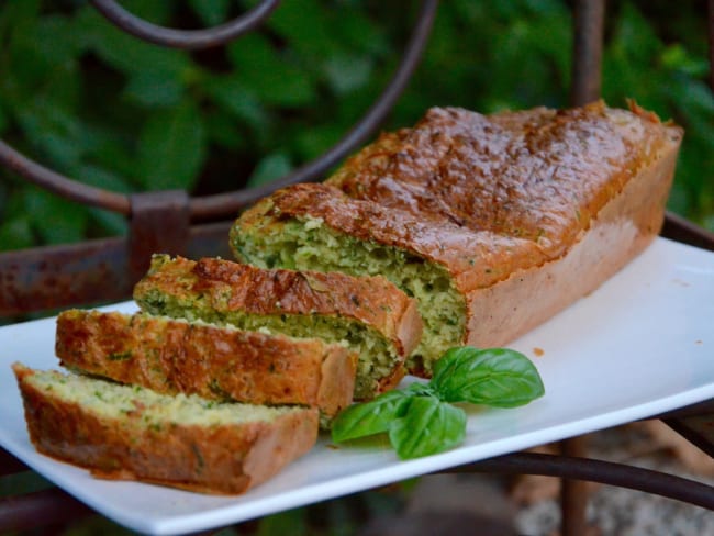 Cake aux courgettes et basilic