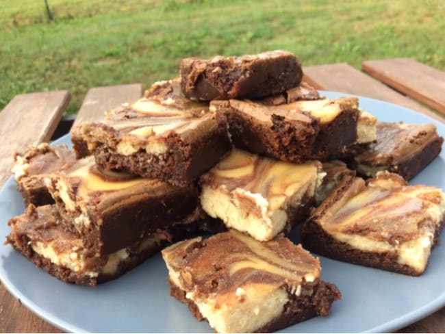 Brownie cheesecake au chocolat noir et beurre de cacahuètes