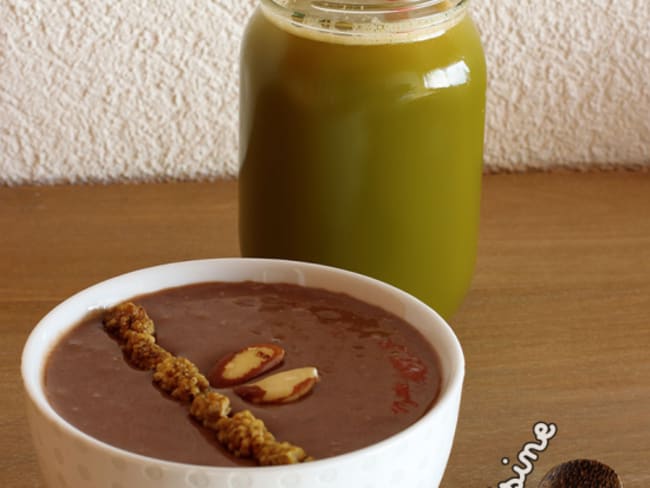 Jus de carotte, concombre et pêche jaune & Comfort smoothie banane, macadamia, maca et chocolat