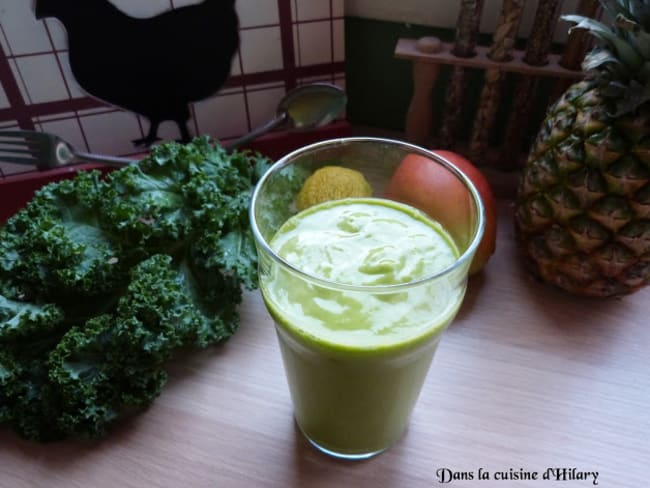 Green smoothie tropical au kale