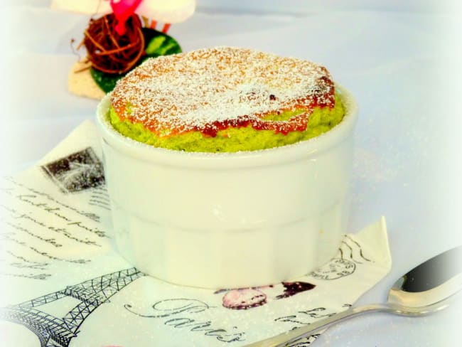 Soufflé à l'avocat, vanille et chocolat