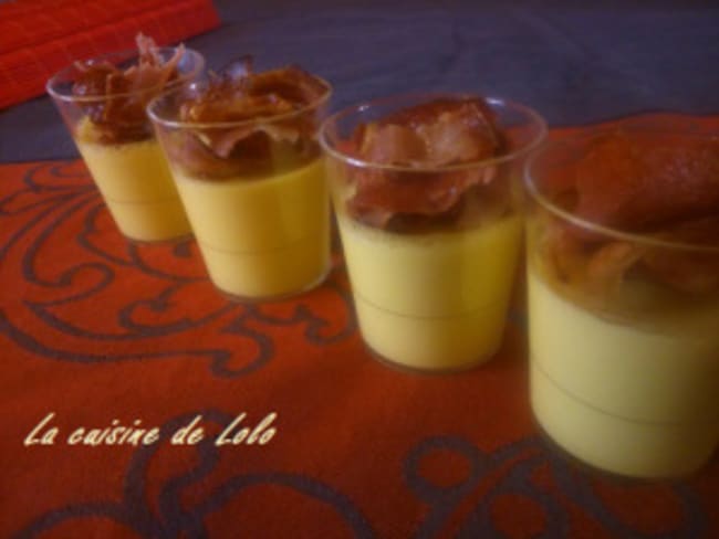 Panna cotta aux poivron jaune, chips de jambon Serrano