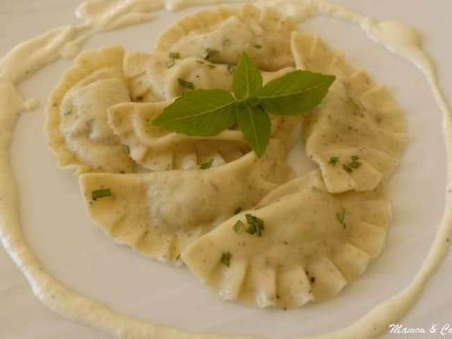 Raviolis frais maison au saumon fumé et au pesto