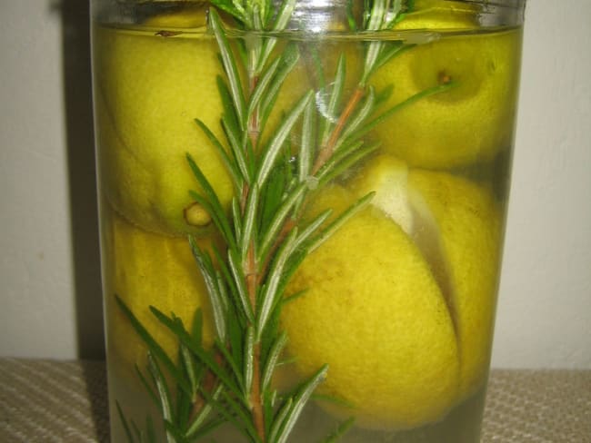 Citron confit maison au romarin