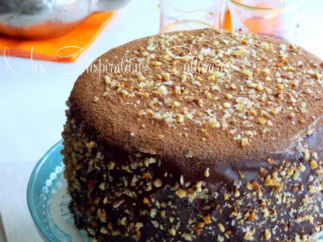 Gâteau d'anniversaire au chocolat et crème pralinée