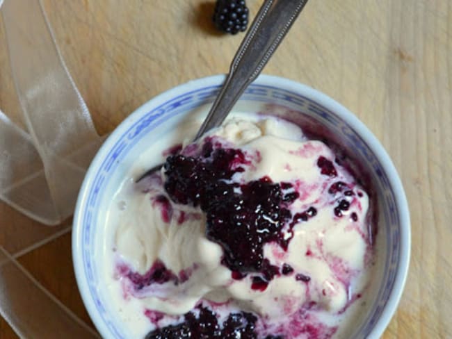 Glace alla crema et Coulis de Mûres