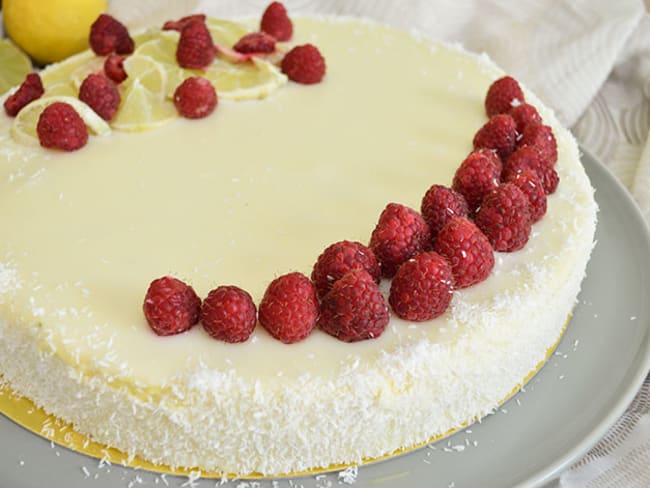 Entremet coco, citron vert, framboises