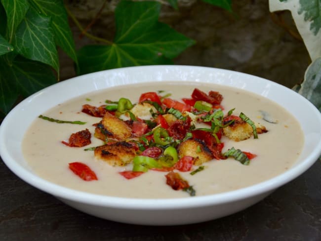 Gaspacho pimenté aux haricots coco