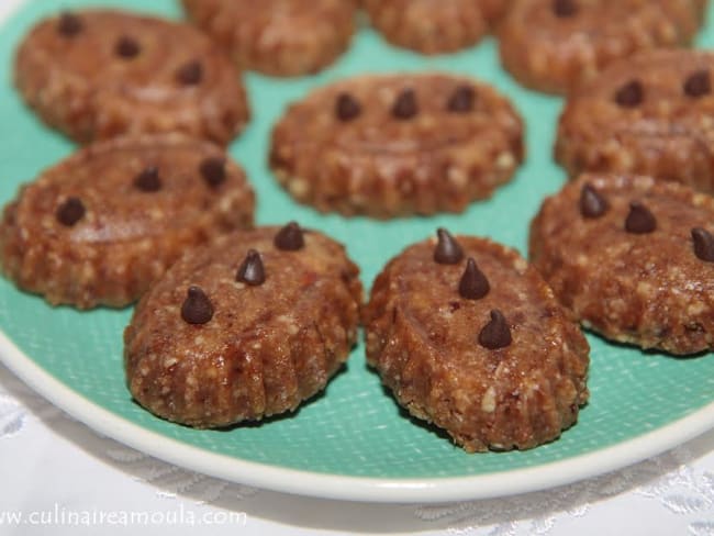 Petits fours aux amandes et raisins secs