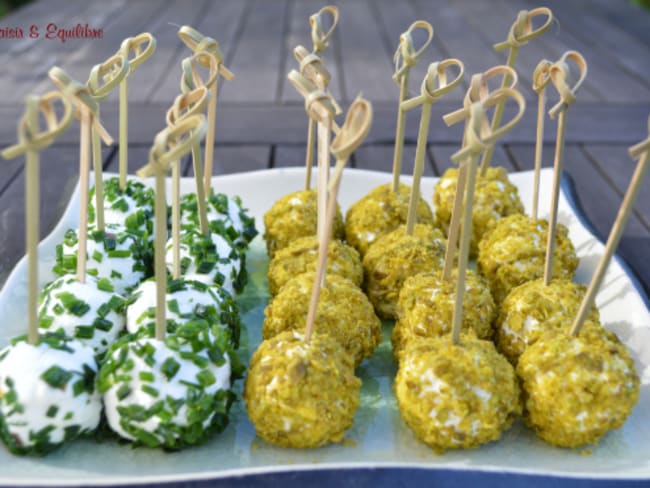 Bouchées apéritives de septembre (raisins, chèvre, pistache...)