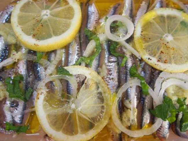 Anchois marinés au gingembre et à l’ail