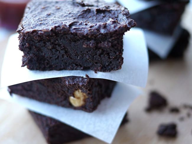 Gâteau étonnant aux courgettes, chocolat et noisettes