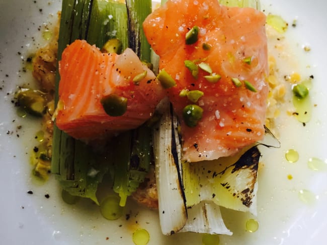 Saumon mi-cuit, Poireau Brulé, Lentilles Corail au lait de coco