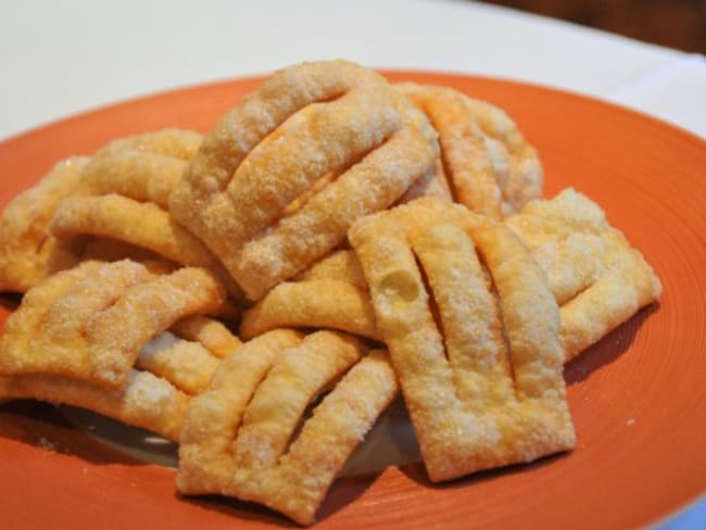 Les Crejettes, une sorte de beignets de carnaval