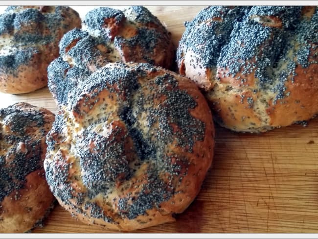 Petits pains à la farine de sarrasin et graines de pavot