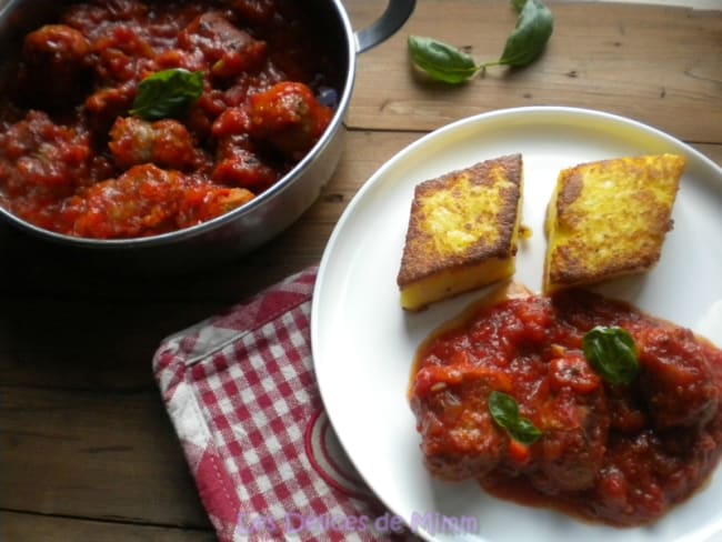 Ragù de saucisses italiennes et polenta grillée au parmesan