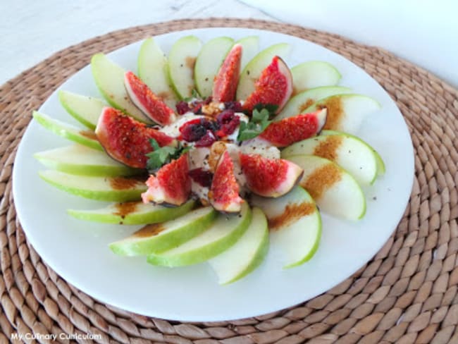 Salade de pommes Granny Smith au cottage cheese et aux figues